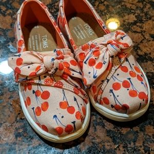 Toddler Toms only worn once